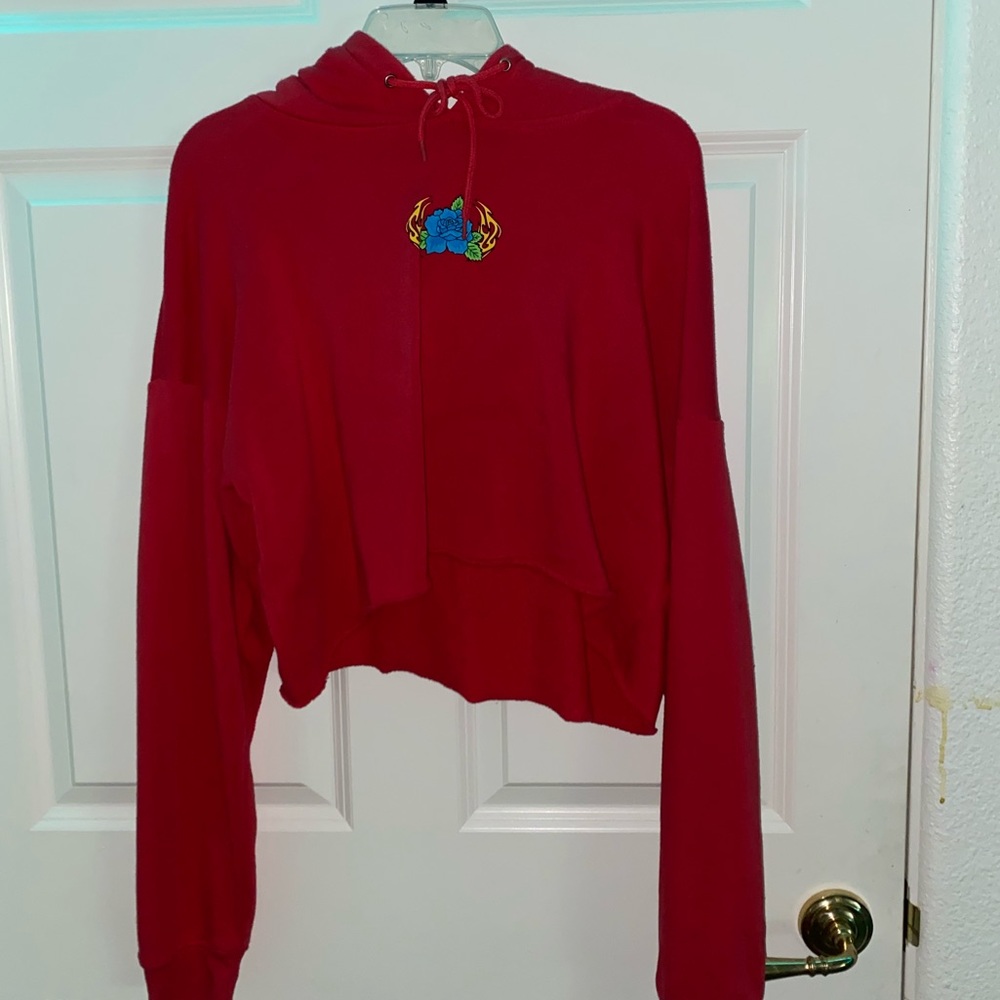 Red cropped hoodie pullover